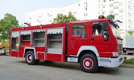 HOWO水泡聯(lián)用消防車圖片
